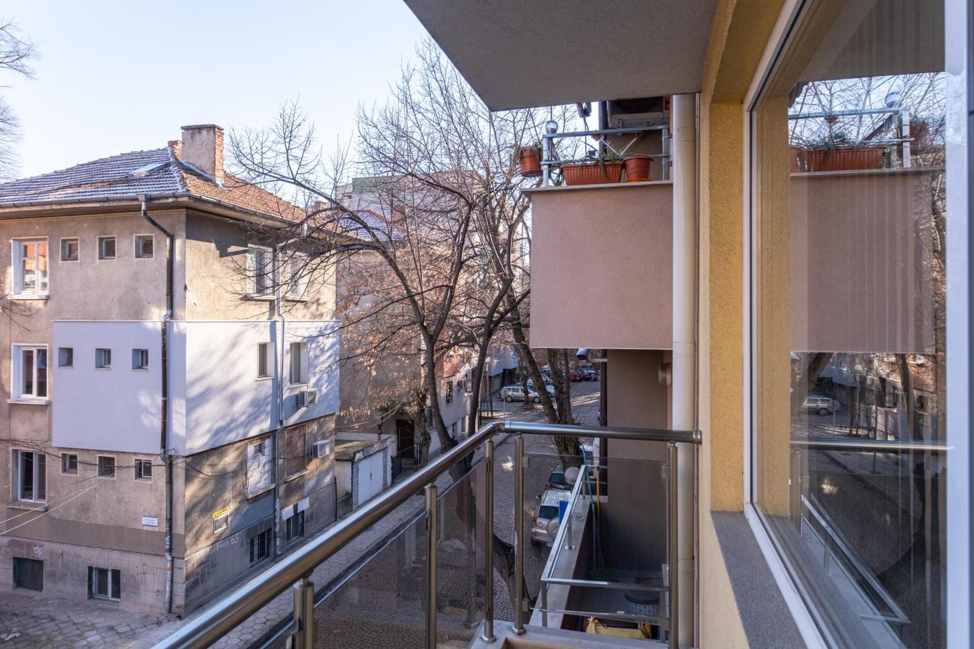 Comfortable 2Br Urban Getaway In City Center Plovdiv Exterior foto