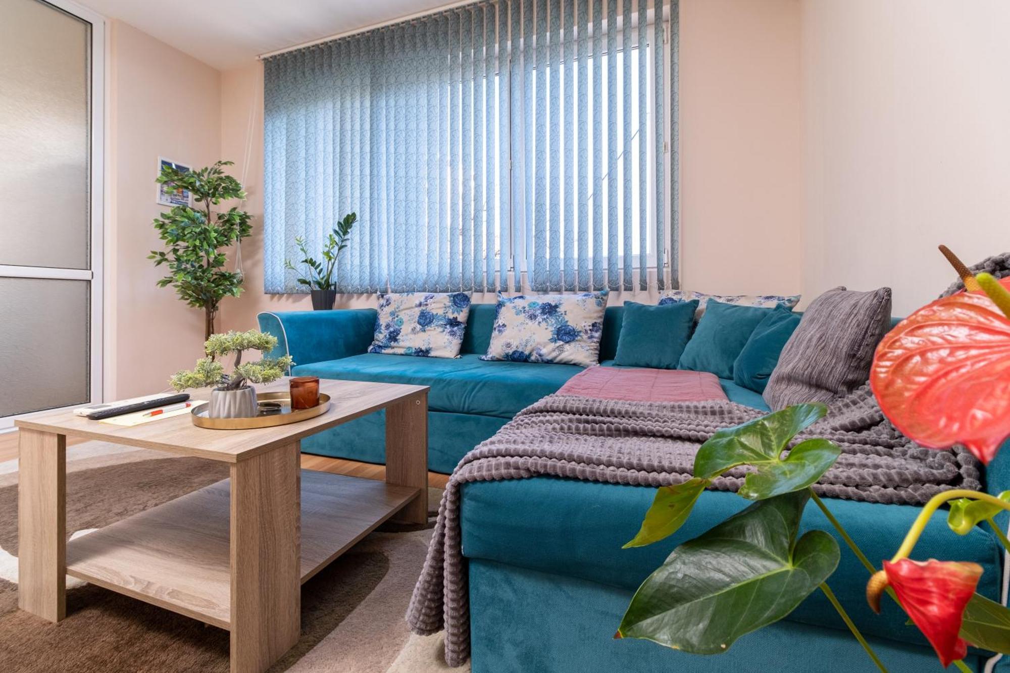 Comfortable 2Br Urban Getaway In City Center Plovdiv Exterior foto