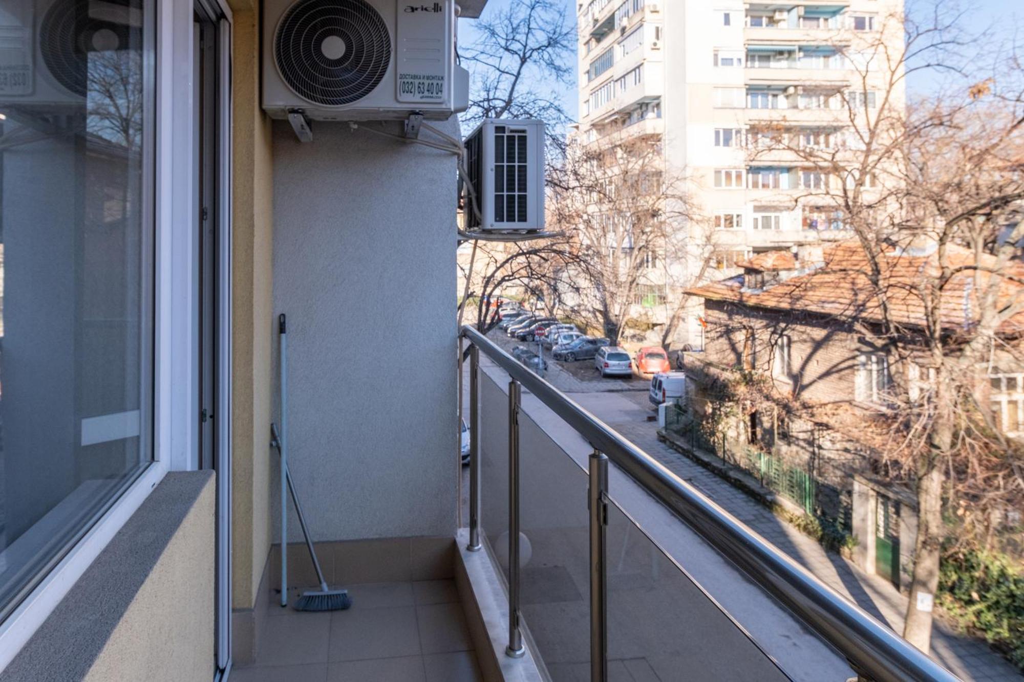 Comfortable 2Br Urban Getaway In City Center Plovdiv Exterior foto